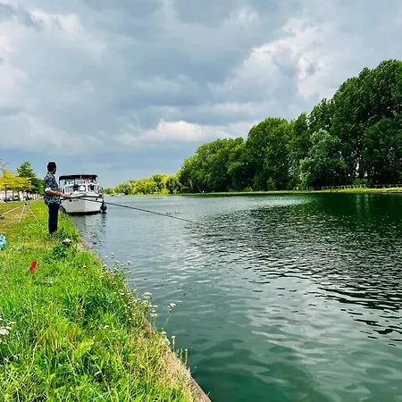 Calme Et Spacieux, Equipe