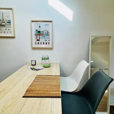 Calme Et Spacieux, Equipe Apartament