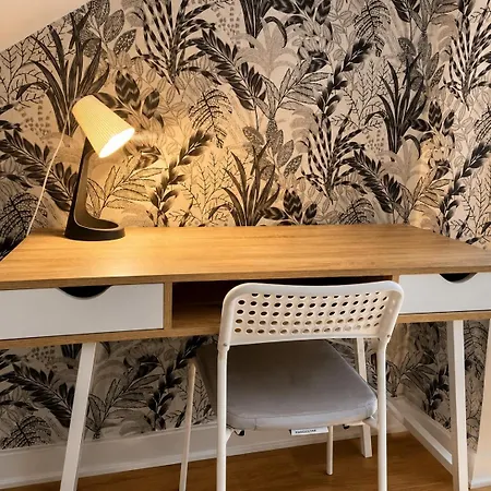 Calme Et Spacieux, Equipe Apartament