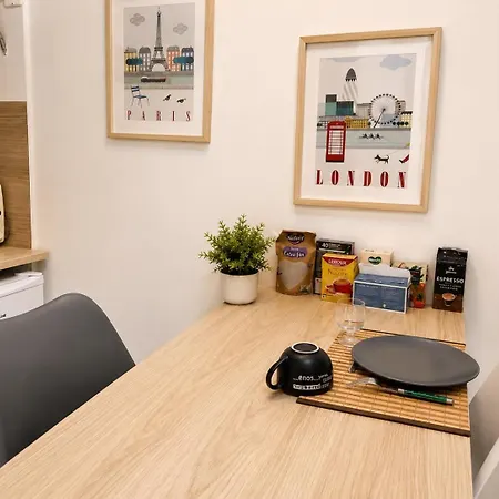 Apartament Calme Et Spacieux, Equipe